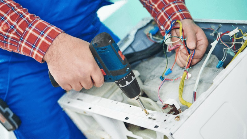 Şehzadeler Bosch Bosch çamaşır makinesi kart tamiri – Su almama arızası orijinal parça ile giderildi. - Teknik servis örneği